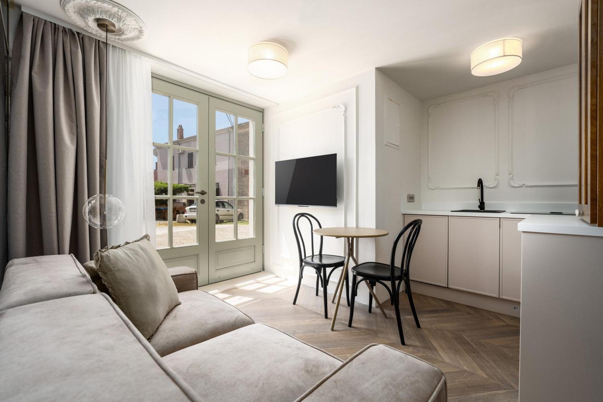 Silent Stone Apartment Vrsar Extérieur photo